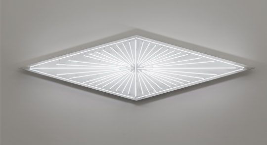 《照明10》,2018,白色霓虹灯管,铁皮,真石漆,60 x 214.6 x 18 cm
《照明10》,2018,白色霓虹灯管,铁皮,真石漆,60 x 214.6 x 18 cm