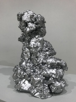 一件光敏树脂3D打印作品有着他自身的特殊形态
