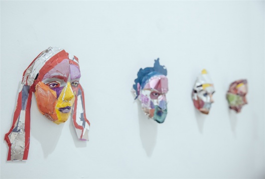 艺术家高怡然的“面具”系列作品
