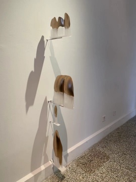 《干杯》35×10×160cm 3D打印pla材质、喷漆
《干杯》35×10×160cm 3D打印pla材质、喷漆