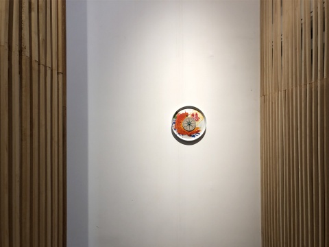 王礼军《机缘》 25×25cm 搪瓷盆、钟 2017
王礼军《机缘》 25×25cm 搪瓷盆、钟 2017