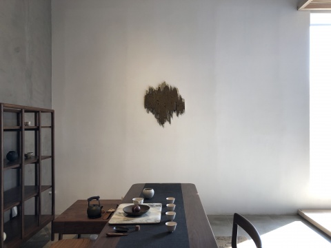 墙上为作品《有机3》
墙上为作品《有机3》
