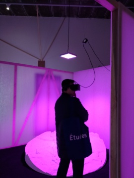 铁木尔·斯琴《新协定VR 1.2版》虚拟现实影像 10分钟 2018
铁木尔·斯琴《新协定VR 1.2版》虚拟现实影像 10分钟 2018