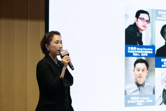 现代汽车文化中心艺术总监徐静介绍 Hyundai Blue Prize 2019
现代汽车文化中心艺术总监徐静介绍 Hyundai Blue Prize 2019