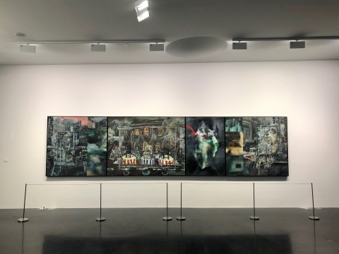 杨福东的早期组画《关于城市的安全措施》；拍摄：梁子涵
