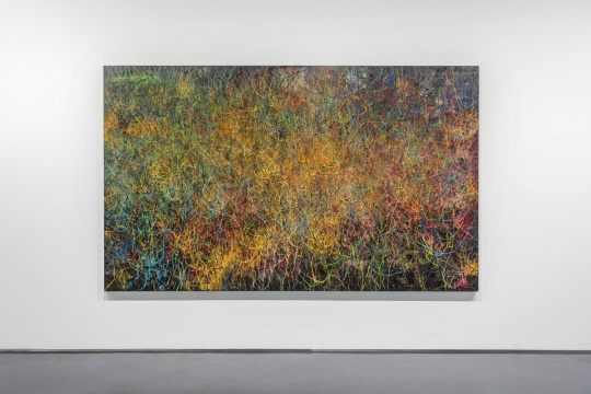 曾梵志的《无题》；图片来自油罐艺术中心
