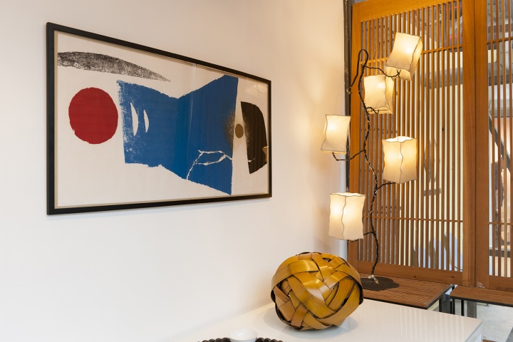 陈庭诗 《画与夜 第58号》 60.5×122cm 甘蔗版版画 1981
2018年收藏于香港邦瀚斯
陈庭诗 《画与夜 第58号》 60.5×122cm 甘蔗版版画 1981
2018年收藏于香港邦瀚斯