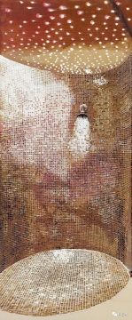 袁远（b. 1973）《桑拿之三》150×63 cm 油彩 画布 2010 

估价: HK$ 220,000 – 320,000

