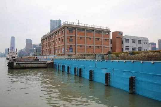 从黄浦江看毛麻仓库©严帅帅
从黄浦江看毛麻仓库©严帅帅