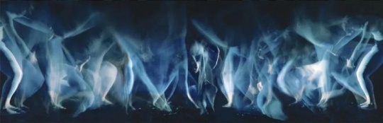 张天爱和Johan Stjernholm 《Repetitions of Disappearance: Towards》 340×126cm 镜面不锈钢
张天爱和Johan Stjernholm 《Repetitions of Disappearance: Towards》 340×126cm 镜面不锈钢