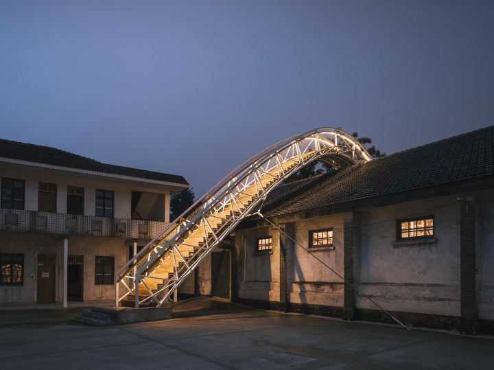 展览主席陈向宏为粮仓做的特别设计
展览主席陈向宏为粮仓做的特别设计