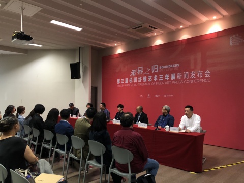 策展团队及主办方代表发言
策展团队及主办方代表发言