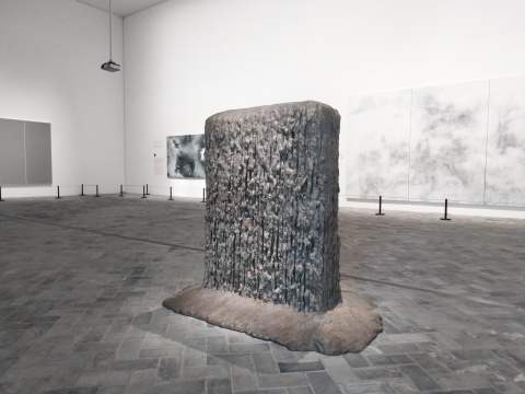 隋建国 《茉莉花》 165×90×150cm 铜 2014
隋建国 《茉莉花》 165×90×150cm 铜 2014