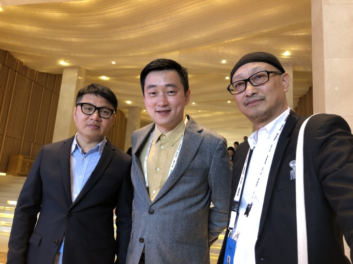 “时间开始了—2019乌镇当代艺术邀请展”策展人王晓松、刘钢、冯博一(从左至右)
“时间开始了—2019乌镇当代艺术邀请展”策展人王晓松、刘钢、冯博一(从左至右)
