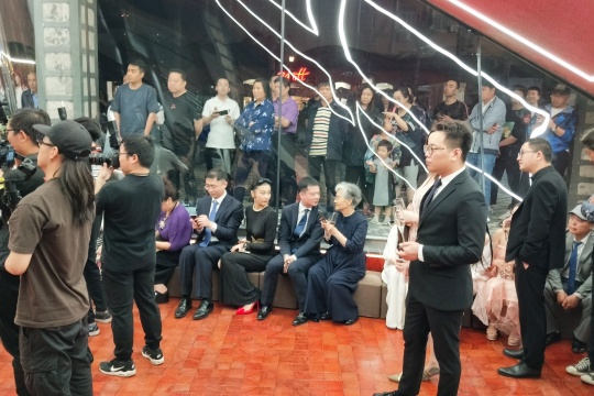 博物馆日,赵半狄在UCCA揭开了一块红布 博物馆日,赵半狄在UCCA揭开了一块红布