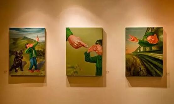 唐朝乐队主唱丁武个展“嚎叫—丁武喊‘画’”展览现场 2010年11月 NUOART (图片源自:网络)
唐朝乐队主唱丁武个展“嚎叫—丁武喊‘画’”展览现场 2010年11月 NUOART (图片源自:网络)
