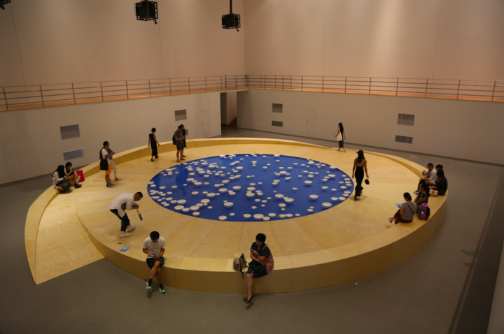 2017年9月,上海民生现代美术馆推出展览“生声不息:塞莱斯特·布谢-穆日诺”,从视觉、听觉、触觉甚至嗅觉为观众带来耳目一新的感受
2017年9月,上海民生现代美术馆推出展览“生声不息:塞莱斯特·布谢-穆日诺”,从视觉、听觉、触觉甚至嗅觉为观众带来耳目一新的感受