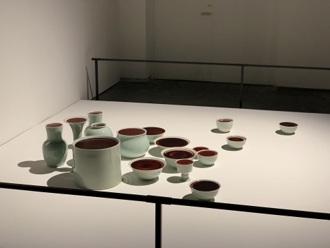 刘建华《容器》 尺⼨可变 瓷 2009-2016
刘建华《容器》 尺⼨可变 瓷 2009-2016