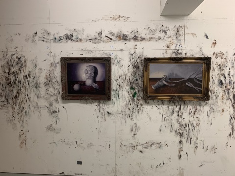 展览现场再现的时永骏工作室一角
展览现场再现的时永骏工作室一角
