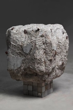 《灵眼洞府系列 #1》,水泥块、鹅卵石,100 x 100 x 100 cm ,2019
《灵眼洞府系列 #1》,水泥块、鹅卵石,100 x 100 x 100 cm ,2019