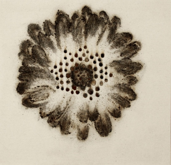 张俊民《盛放》90×90cm 油画布、艾火 2018
张俊民《盛放》90×90cm 油画布、艾火 2018