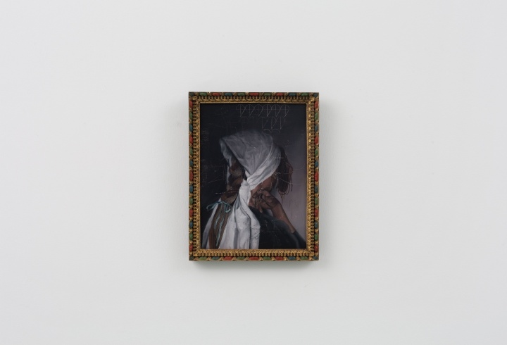 时永骏《白色毛巾下露出的毛线辫子》72.5×60.5cm 布面油画 2019
时永骏《白色毛巾下露出的毛线辫子》72.5×60.5cm 布面油画 2019