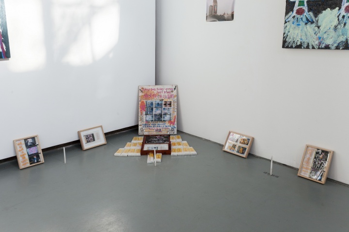 奶粉zhou个展“幽灵狗——平沙落雁”Tabula Rasa画廊展览现场,2017
奶粉zhou个展“幽灵狗——平沙落雁”Tabula Rasa画廊展览现场,2017