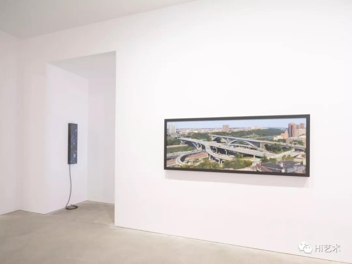 2018年许宇在卓纳香港策划的群展“璀璨都市”
2018年许宇在卓纳香港策划的群展“璀璨都市”