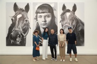 在山林中忘我的“捕猎者”，桑迪亚哥·达涅兹在白盒子里“回到自然”