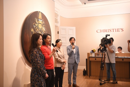 开幕现场，从左至右分别为佳士得中国区总经理胡伟爔女士、艺术家刘建文、佳士得亚洲当代艺术资深专家庄俊与关尚鹏
