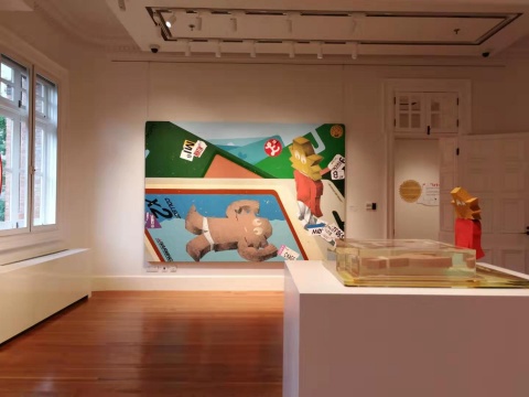 “全收！”私人洽购展览现场，以大卫·霍克尼画作为原型的作品
