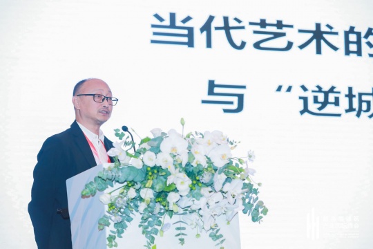 第三届超高层建筑产业国际峰会现场,冯博一发言
第三届超高层建筑产业国际峰会现场,冯博一发言