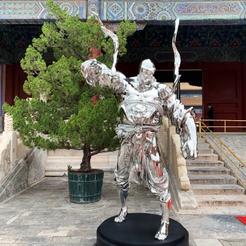 沿路的“武士”
沿路的“武士”