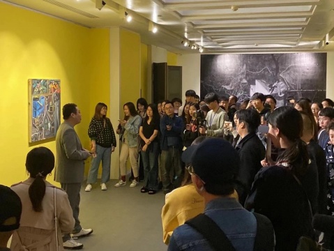 “石家庄的夜巴黎” 沉默的北方城市下个体的隐秘情感 “石家庄的夜巴黎” 沉默的北方城市下个体的隐秘情感