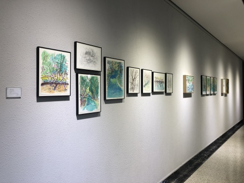 展厅外墙展出的部分手稿
展厅外墙展出的部分手稿