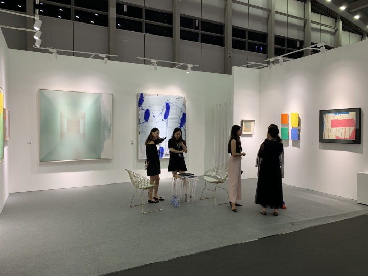蓝岸画廊展位现场
蓝岸画廊展位现场
