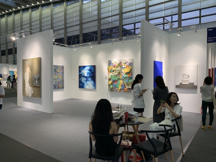 当代唐人艺术中心展位现场
当代唐人艺术中心展位现场