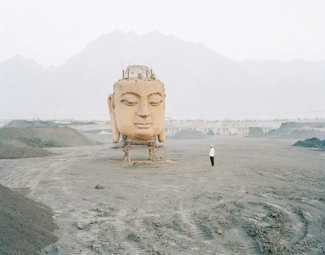 《煤厂里的佛像》 2011 
