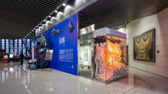 “缱绻”芳草地画廊展览现场
“缱绻”芳草地画廊展览现场