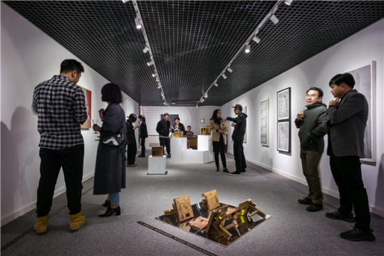 “缱绻”展览现场,牛文博的装置作品
“缱绻”展览现场,牛文博的装置作品