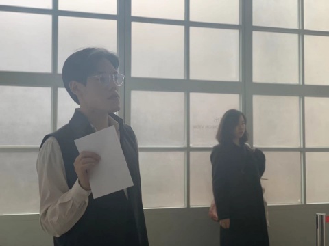 研究员陈玺安进行导览
研究员陈玺安进行导览