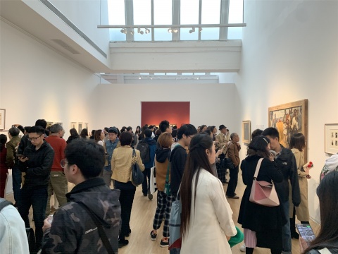 当代唐人艺术中心人满为患，陈丹青迄今最大个展“退步”