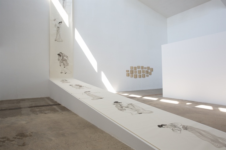 展览现场长达50米的《故事新编》,当代唐人艺术中心
展览现场长达50米的《故事新编》,当代唐人艺术中心