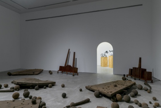 陆垒个展“荒唐小说”,“巨人的游戏”展厅
陆垒个展“荒唐小说”,“巨人的游戏”展厅