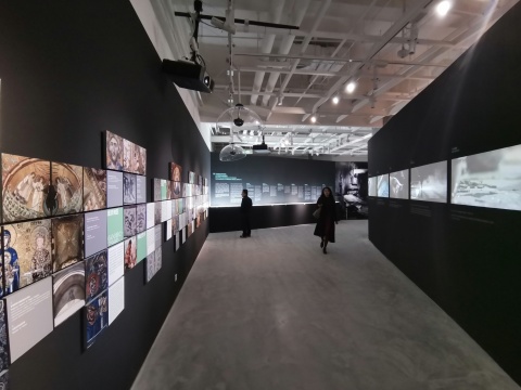 马赛克材料教学的探索与实践 搬进展厅的央美壁画系教学课堂 马赛克材料教学的探索与实践 搬进展厅的央美壁画系教学课堂