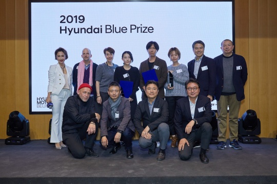 主办方与HBP2019中国策展人大奖获奖者合影
主办方与HBP2019中国策展人大奖获奖者合影