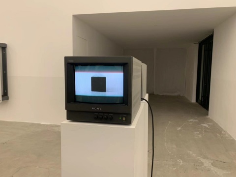 《距离3》 录像,双屏 一对监视器 2015-2019
《距离3》 录像,双屏 一对监视器 2015-2019