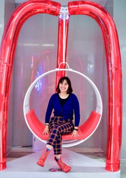在新鸿基地产集团旗下NTP新城广场展出的“Swing 秋千”
在新鸿基地产集团旗下NTP新城广场展出的“Swing 秋千”