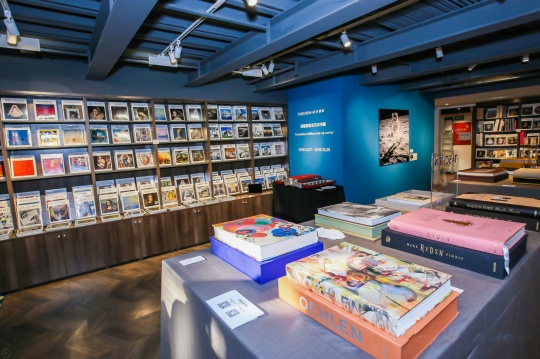 佳作书局与德国Taschen出版社合作,限量签名书展于798店开幕 佳作书局与德国Taschen出版社合作,限量签名书展于798店开幕