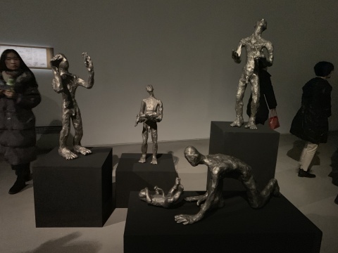 柔情与暴力并存的“轻重之间” 耿雪作品展亮相筑中美术馆